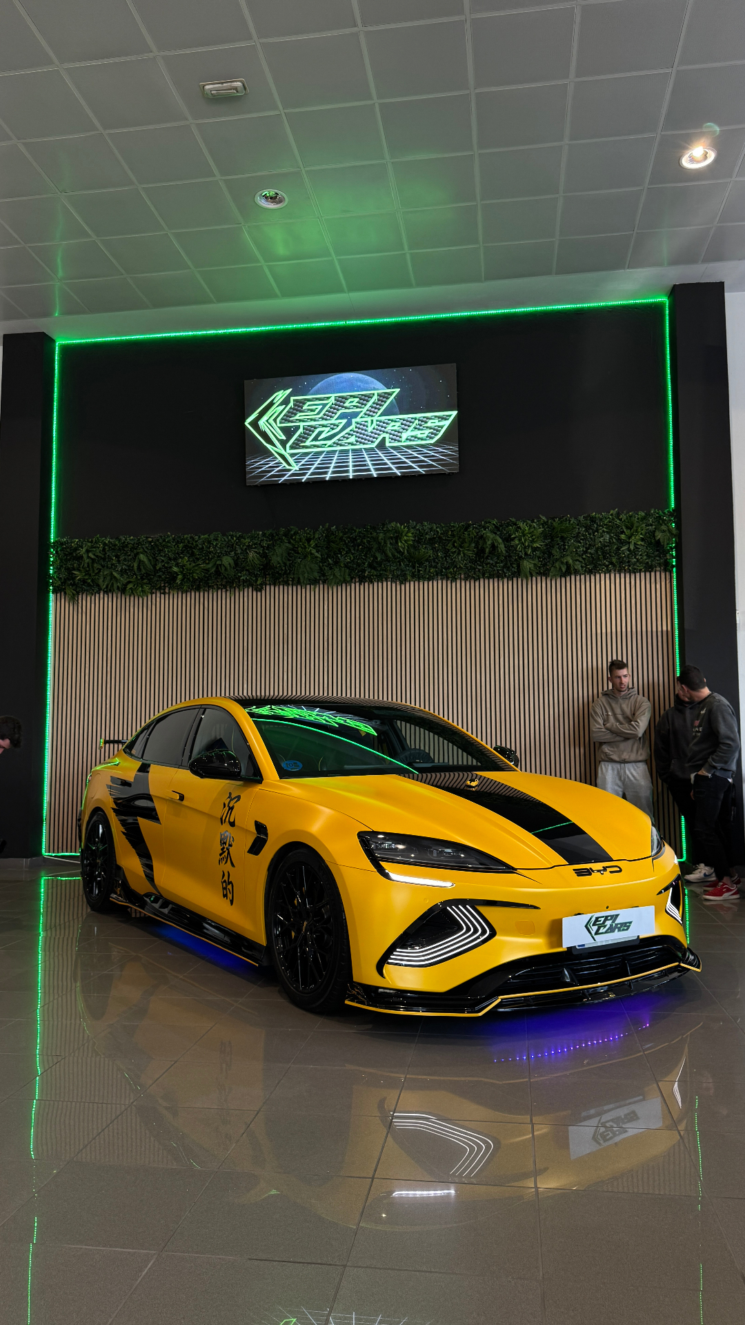 BYD Seal Performance 'SILENT' vinilado amarillo satinado — OUTCLYN PROJECT #1
